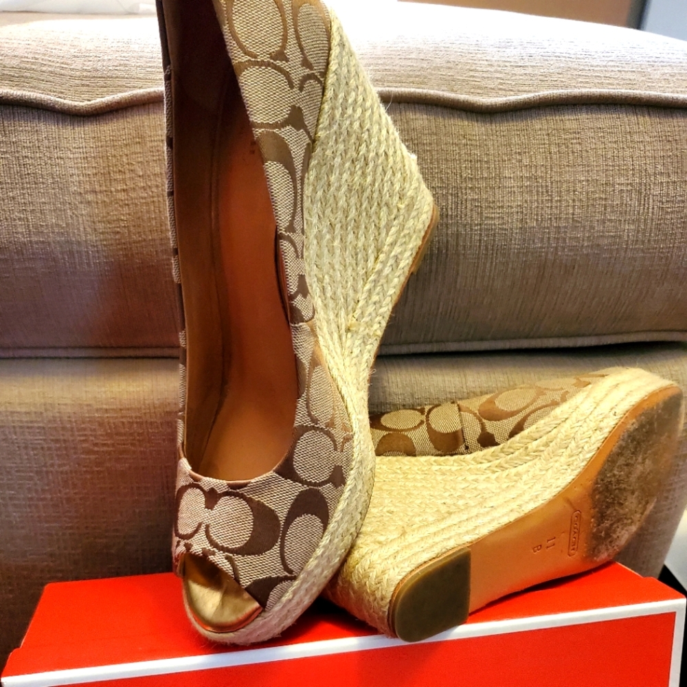 Khaki Coach Milan Wedge